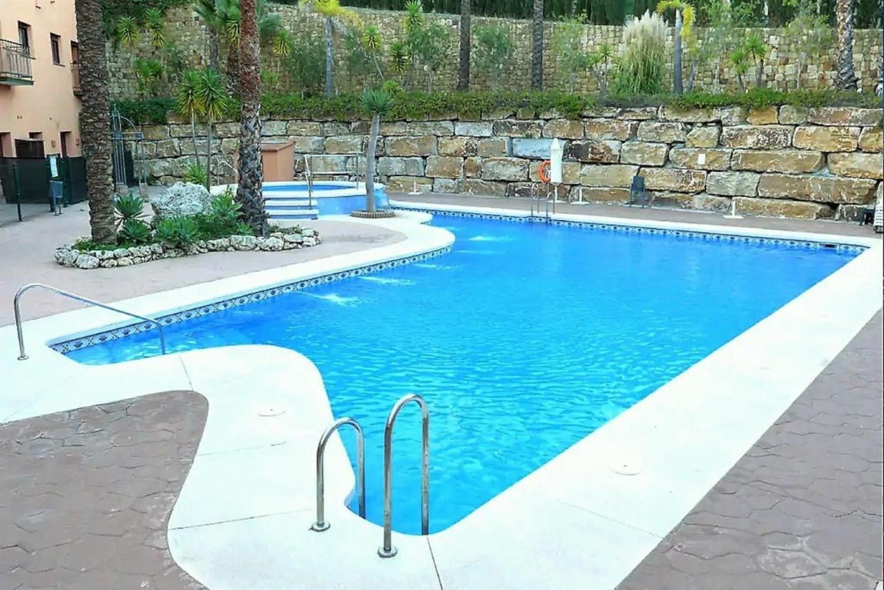 Elegant 2Br Apartment Puerto Banus Marbella Just 12 Minutes Away By G00Giemaps Estepona Bagian luar foto