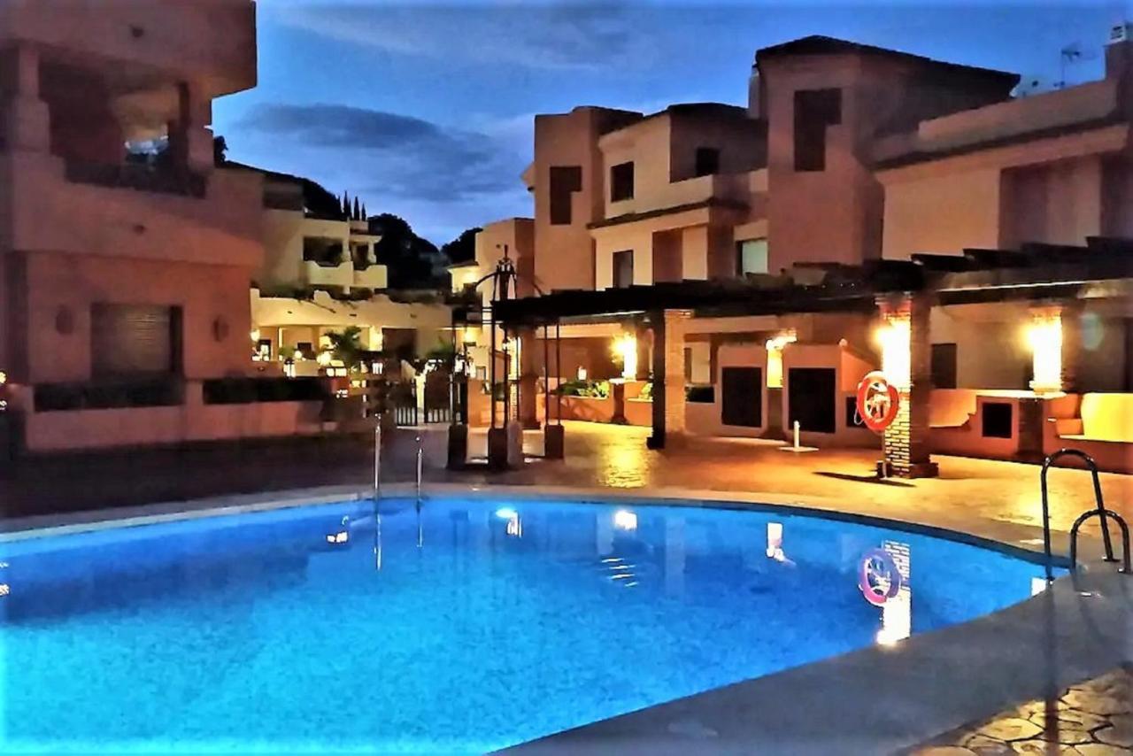 Elegant 2Br Apartment Puerto Banus Marbella Just 12 Minutes Away By G00Giemaps Estepona Bagian luar foto