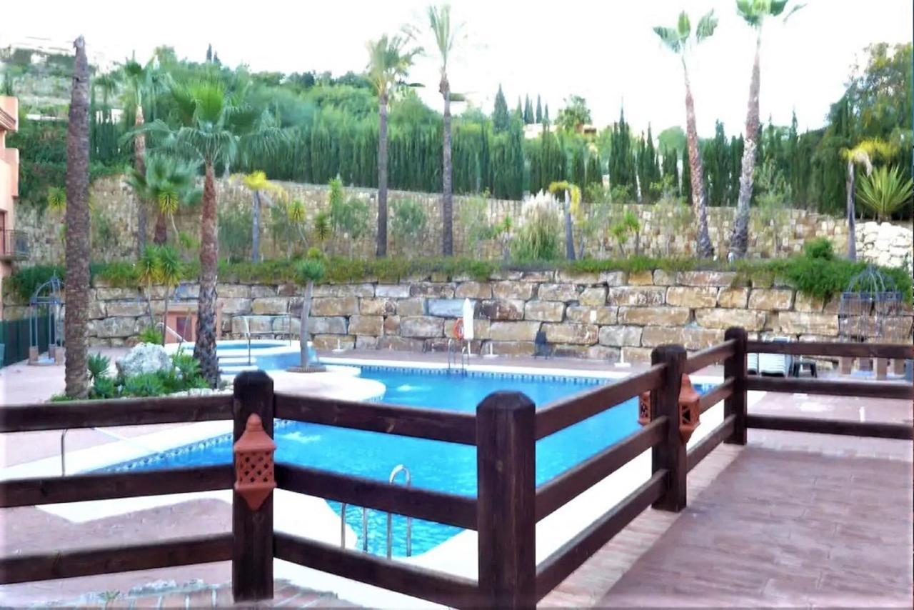 Elegant 2Br Apartment Puerto Banus Marbella Just 12 Minutes Away By G00Giemaps Estepona Bagian luar foto